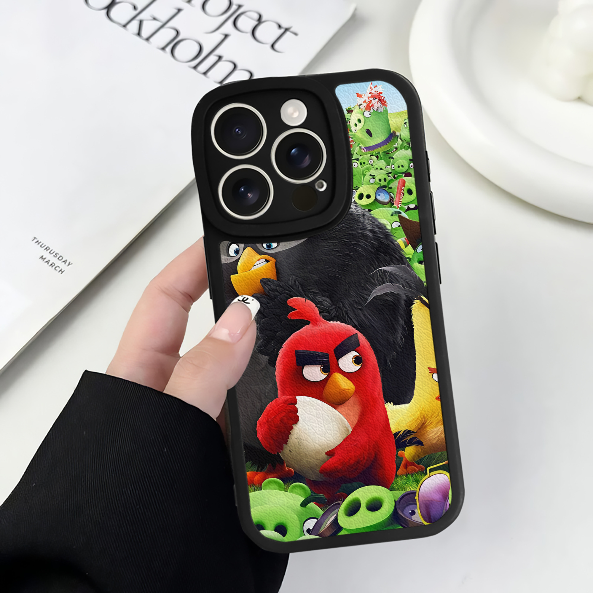 （画像用） Angry Birds アングリーバード 【iPhone 16シリーズ対応】シリコンスマホケース（レザー調） 材質：シリコン